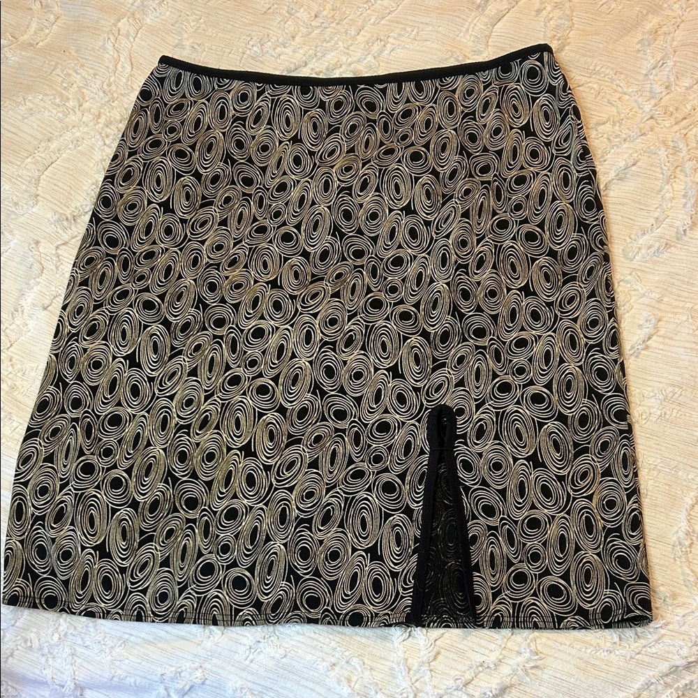 Max Studio Black and Cream Swirl Pencil Skirt